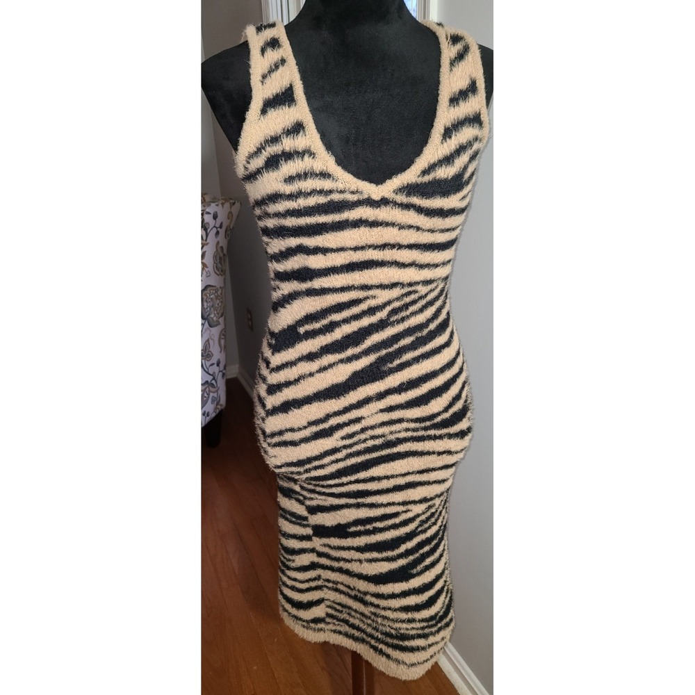 Madrag Sleeveless Fuzzy Knit Zebra Animal Print Bodycon Sweater Dress Sm - Picture 2 of 9